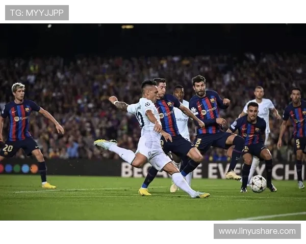 欧冠战报豪门激战逆转绝杀点燃晋级悬念风暴上演巅峰对决书写传奇篇章 - 副本 - 副本 (2)